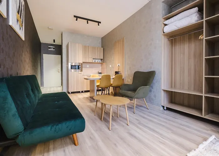 а17 - Next To Rowing Channel And Hospitals 아파트