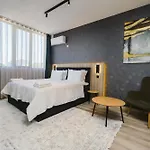 а17 - Next To Rowing Channel And Hospitals Apartment *